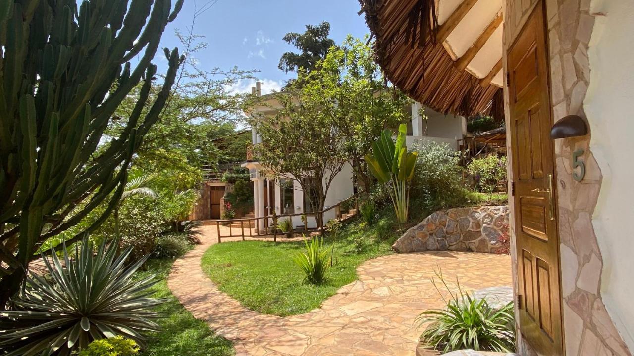 Banda Lodge Masaka ภายนอก รูปภาพ