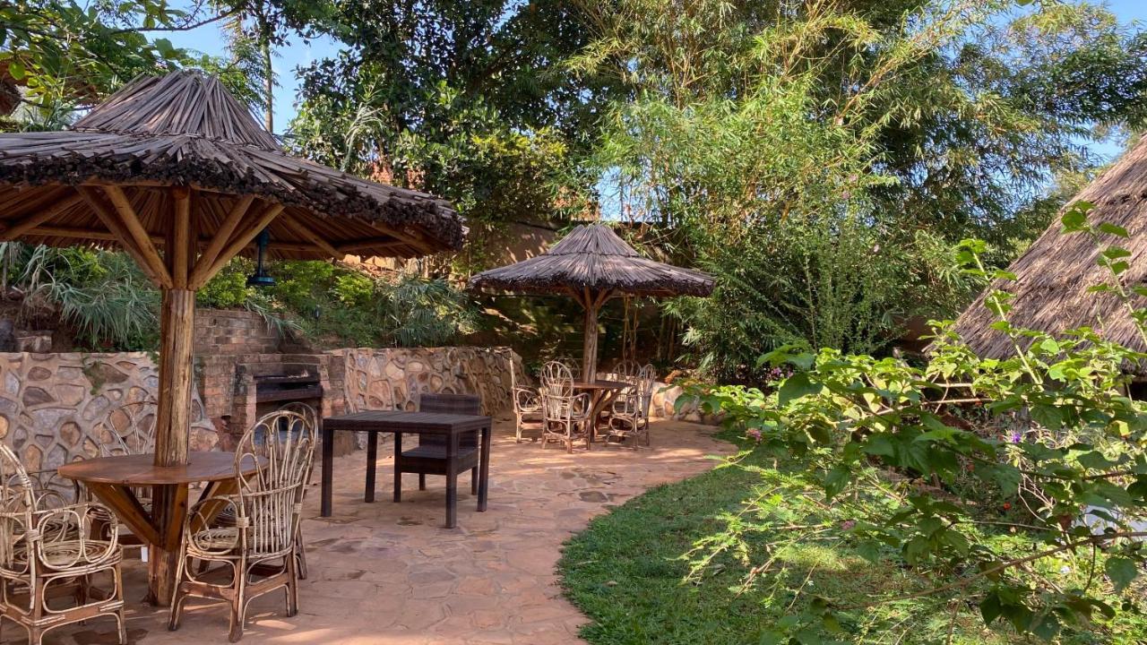 Banda Lodge Masaka ภายนอก รูปภาพ