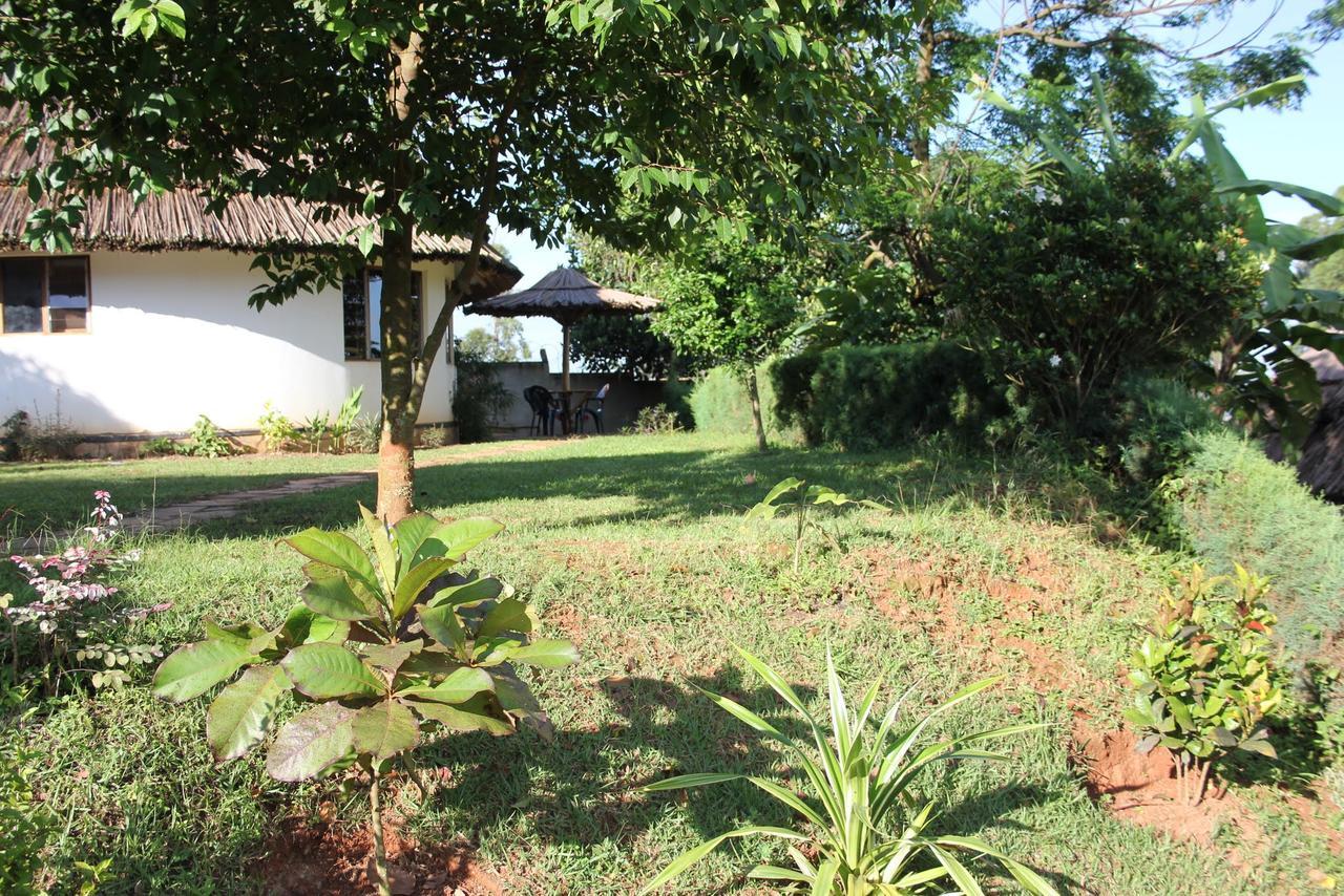 Banda Lodge Masaka ภายนอก รูปภาพ