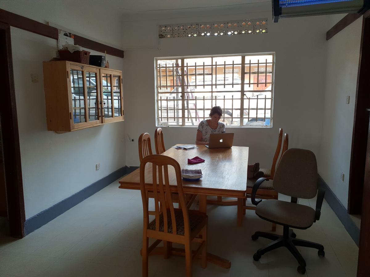 Banda Lodge Masaka ภายนอก รูปภาพ