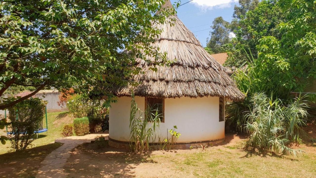 Banda Lodge Masaka ภายนอก รูปภาพ