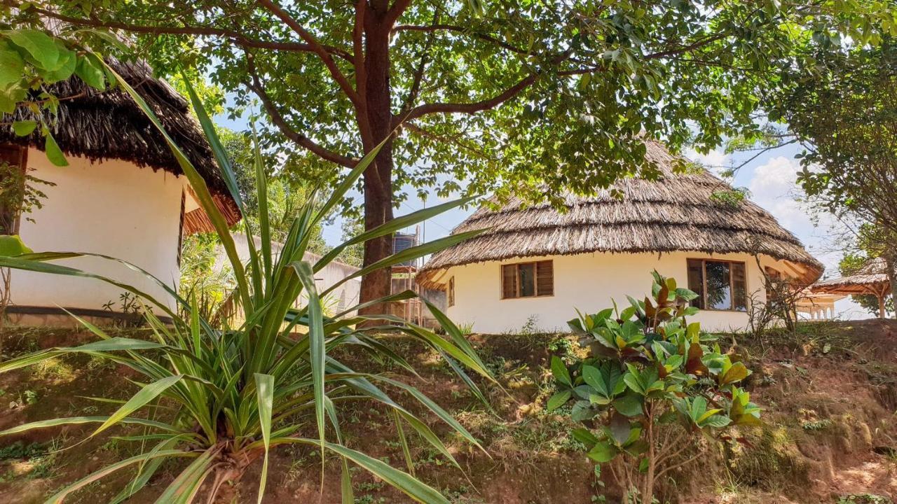 Banda Lodge Masaka ภายนอก รูปภาพ
