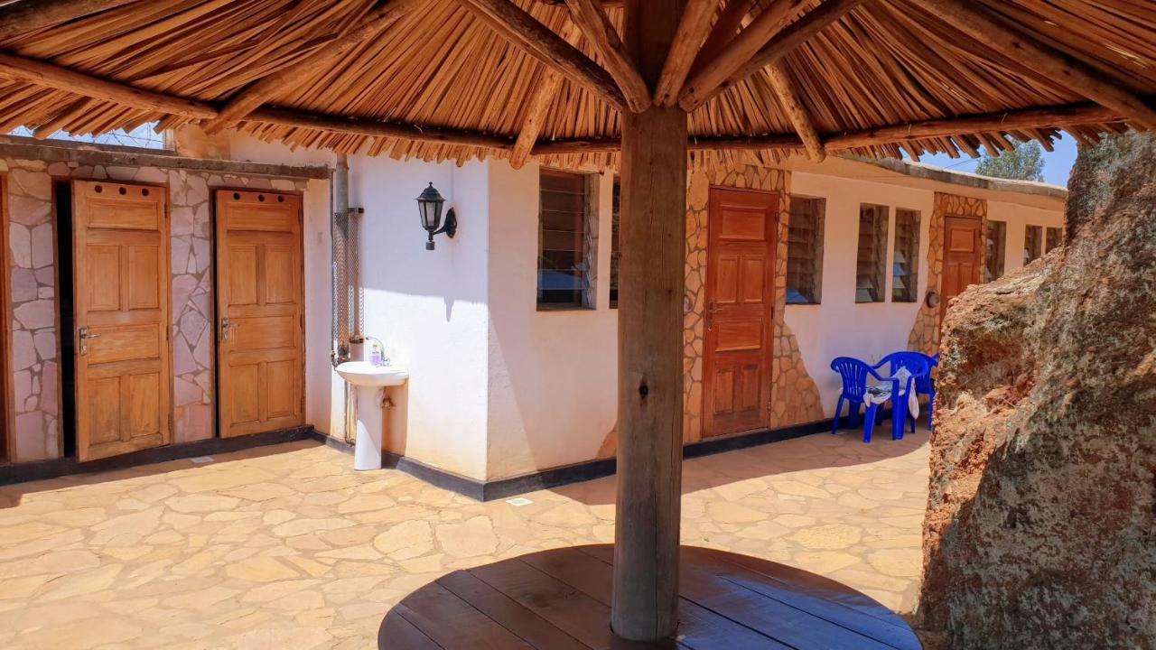 Banda Lodge Masaka ภายนอก รูปภาพ
