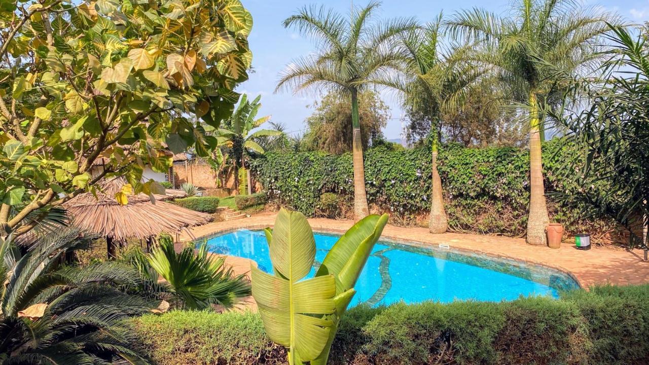 Banda Lodge Masaka ภายนอก รูปภาพ